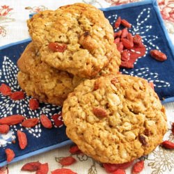 Goji Coconut Oatmeal Cookies