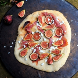 Fig and Prosciutto Flatbread