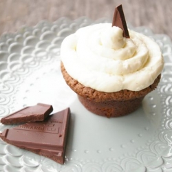 Chocolate Cupcakes Vanilla Frosting