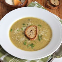 Zucchini Soup with Garlic Toasts