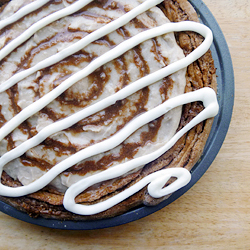 Cinnamon Roll Pie