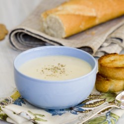 Roasted Garlic Soup with Almonds