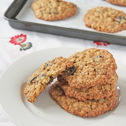 Oatmeal Cherry Cookies