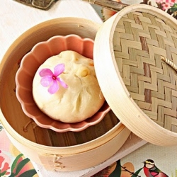 Steamed Pau with Curry