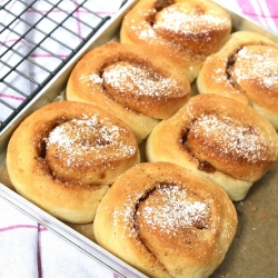 Cinnamon Rolls with Rum Raisins