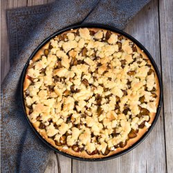 Streusel Plum Tart with Yeast Dough