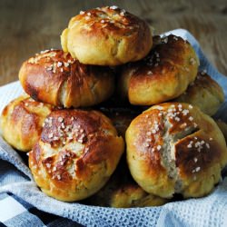 Pretzel Rolls