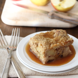 Streusel Topped Apple Bread Pudding