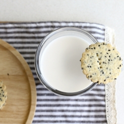 Almond Milk and Black Sesame Cookie