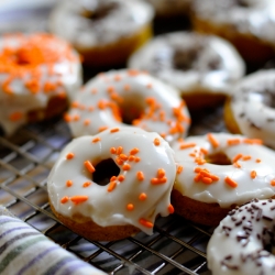 Baked Spiced Pumpkin Doughnuts