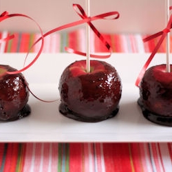 Red Wine Caramel Apples