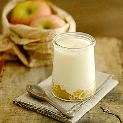 Yoghurt with Apple and Vanilla