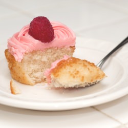 White Chocolate Raspberry Cupcakes