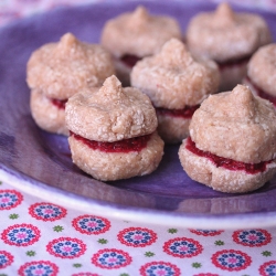 White Chocolate Raspberry Macarons