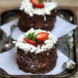 Dark Chocolate Strawberry Cloud Cakes