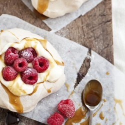 Chocolate Meringue with Raspberries