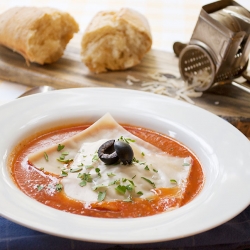 Ravioli in Tomato Sauce