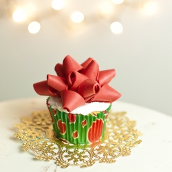 Edible Gift Bow Cupcake Topper