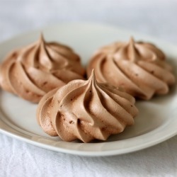 Chocolate Meringue Kisses