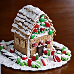 Graham Cracker Gingerbread House