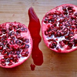 De-seeding a Pomegranate