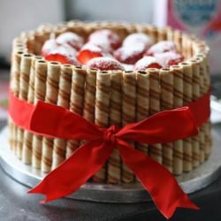 Strawberry Cream Cake