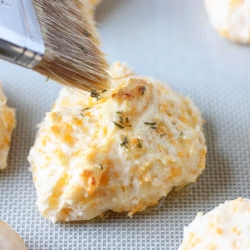 Red Lobster’s Cheddar Biscuits