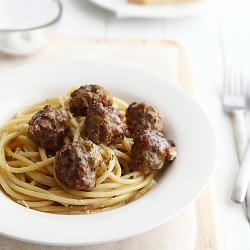 Meatballs w/ Garlic Butter Pasta