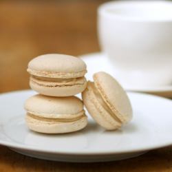 Coffee Cream Cheese Macaron