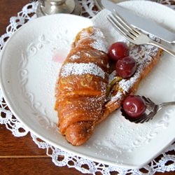 French Toast with Cherries