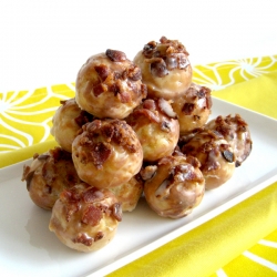 Maple Bacon Baked Doughnut Holes