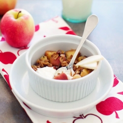 Cereal Topped Apple Date Crisp