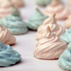 Meringue Kisses