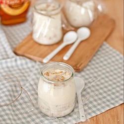 Maple Syrup Yogurt with Flakes