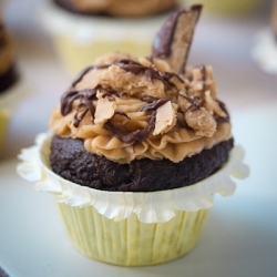 Butterfinger Cupcakes