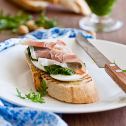 Bruschetta with Pesto