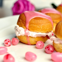 Mini Raspberry Cream Buns