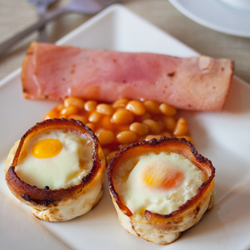 Bacon & Egg Toast Cup