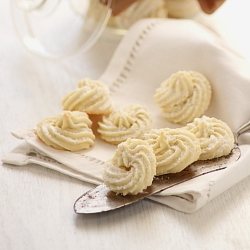 Cookies with Rice Flower and Lime