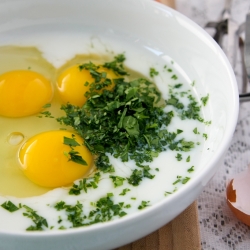 Herbed Scrambled Eggs with Bechamel