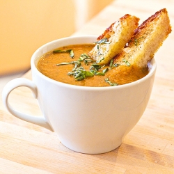 Fiery Roasted Garlic Tomato Soup