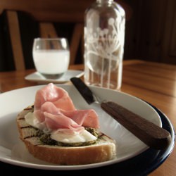 Bruschetta with Arugula Pesto