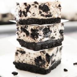 Oreo Cheesecake Bars