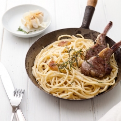 Lamb Cutlets & Roasted Garlic Pasta