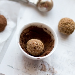 Truffles with Almonds and Cinnamon