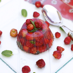 Strawberries in Prosecco Jelly