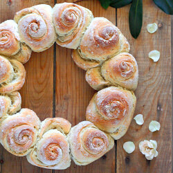 Garland Roses Bread