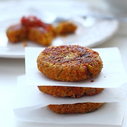 Quinoa & Vegetable Cakes