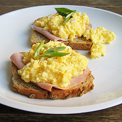 Scrambled Eggs w/ Cheese