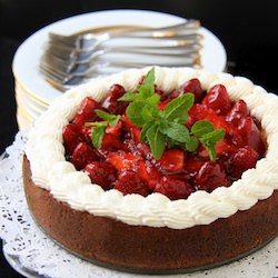 Cheesecake w/ Strawberries